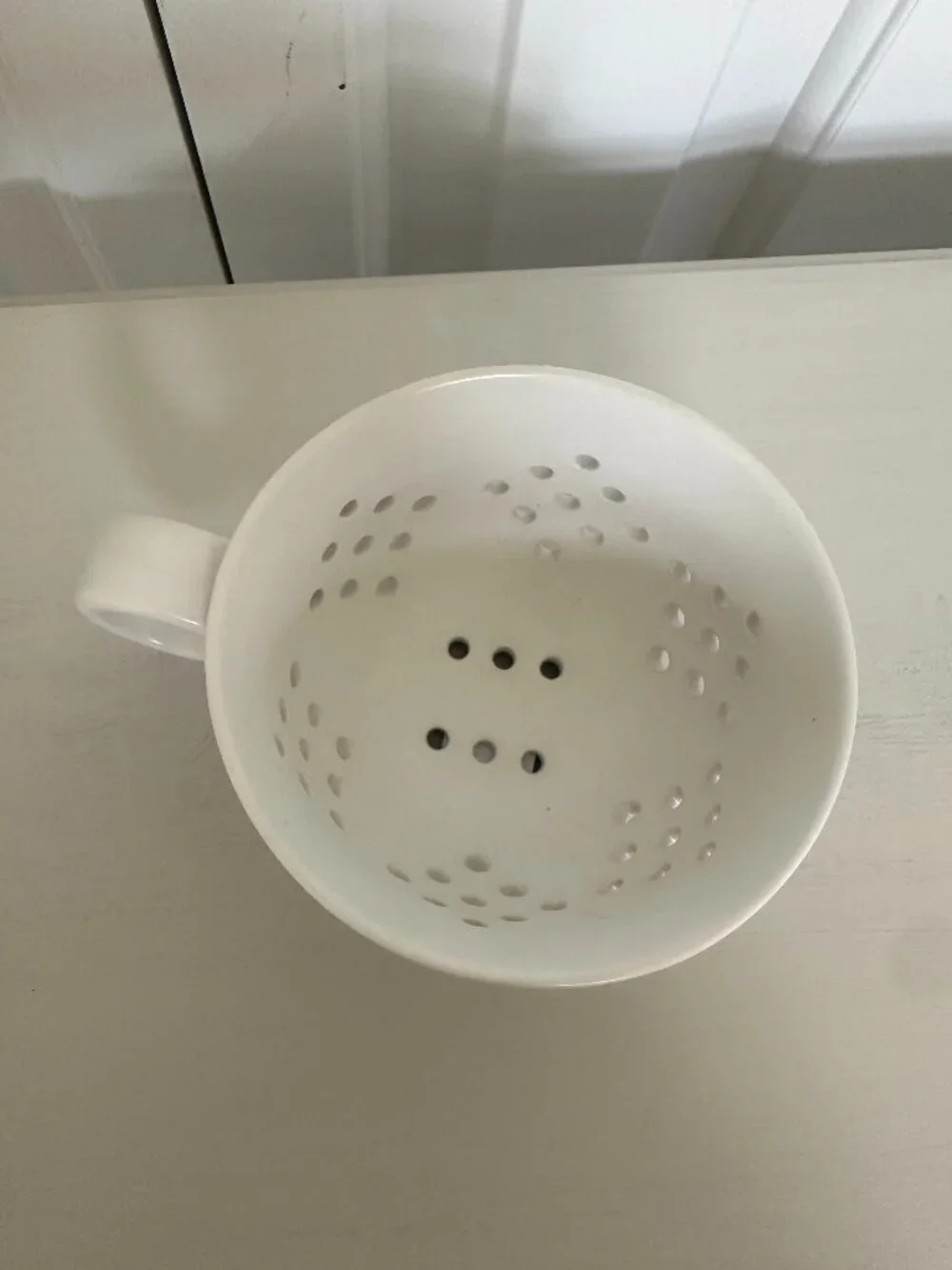 NEW Crate&Barrel Berry Mug Colander in Matte White